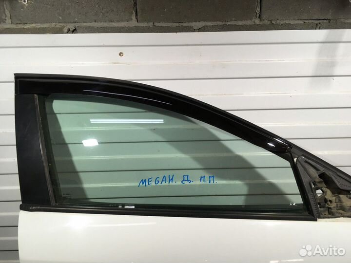 Стекло двери переднее правое (Renault Megane)