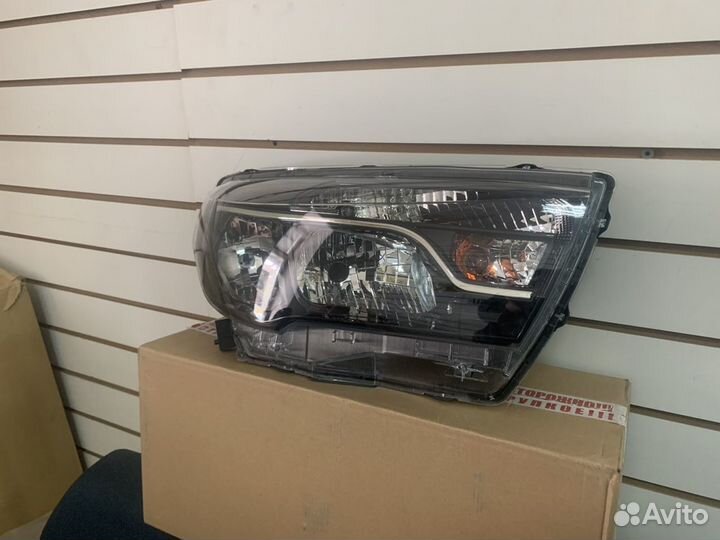 Фара правая LADA Vesta / Лада Веста с логотипом