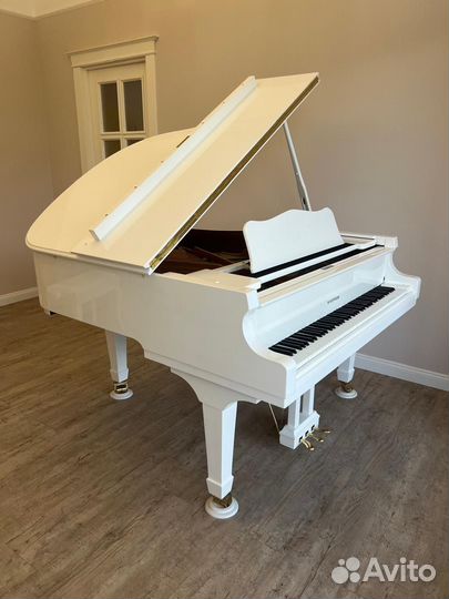 Рояль W. Hoffmann Vision V 158 белый