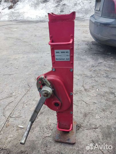 Домкрат реечный новый