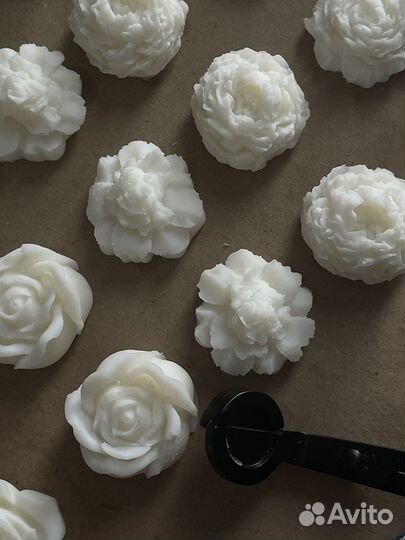 Свеча ручной работы цветочная аромат мыслей