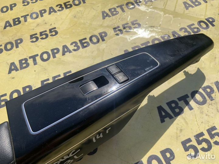 Накладка на заднюю левую дверь Kia Quoris