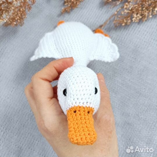 Вязаная игрушка гусь