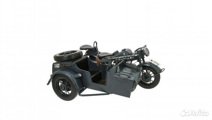 Металлический военный мотоцикла BMW R75 с коляской