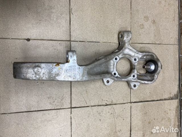 Кулак поворотный передний левый Mercedes-Benz