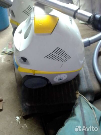 Пылесос с аквафильтром Керхер