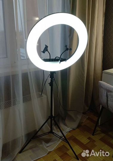 Кольцевая лампа 54см со штативом