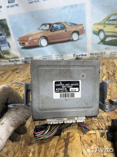 Блок ESP ABS Мицубиси Паджеро 3 V70