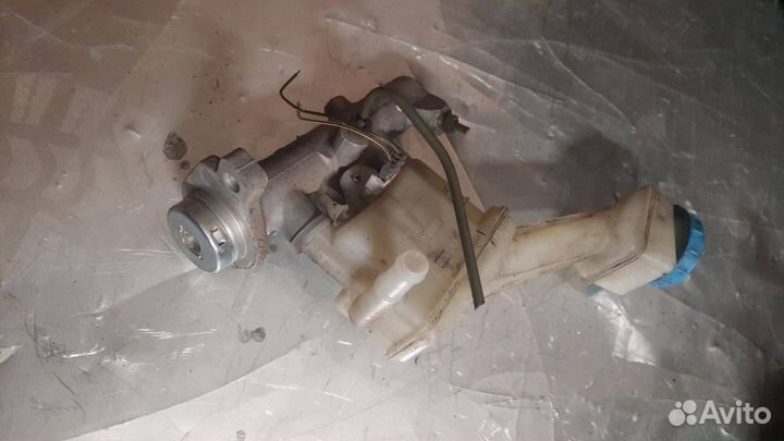 Главный тормозной цилиндр Nissan Primera P12 P12E