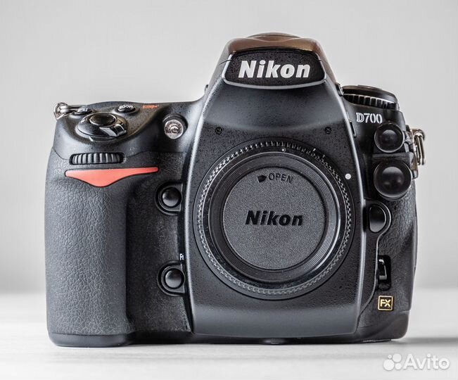 Зеркальный полнокадровый фотоаппарат Nikon D700
