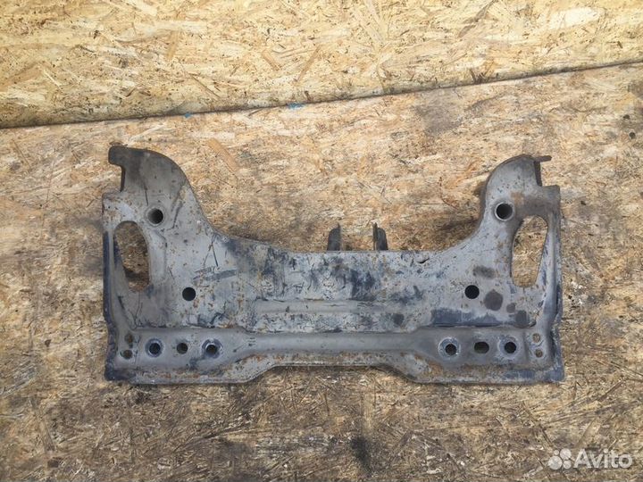 Балка передняя Mazda Demio DY с2002-2007г Демио DY