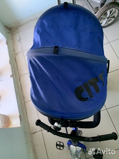 Велосипед с ручкой детский б/у