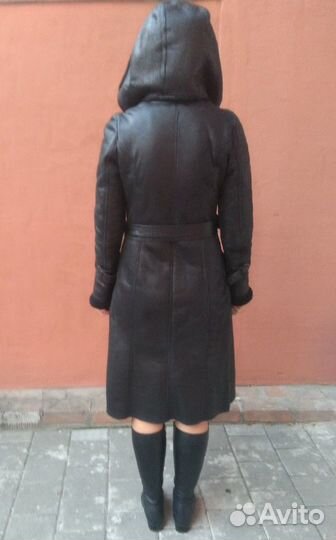 Дубленка черная лаковая