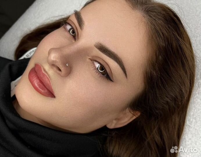 Перманентный макияж пудровые брови, губы