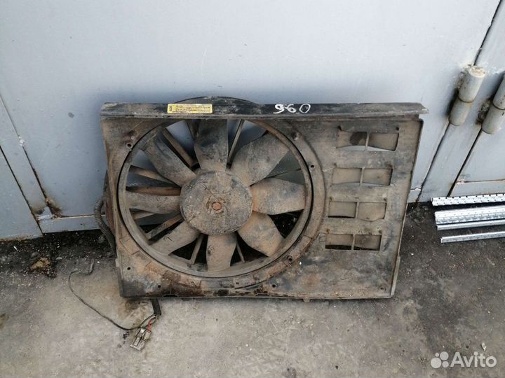 Вентилятор охлаждения на Volvo 960