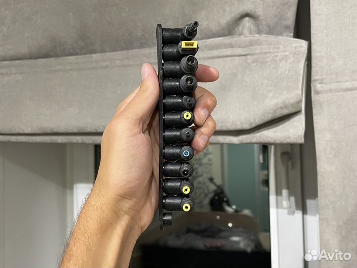 Универсальный блок питания для ноутбука