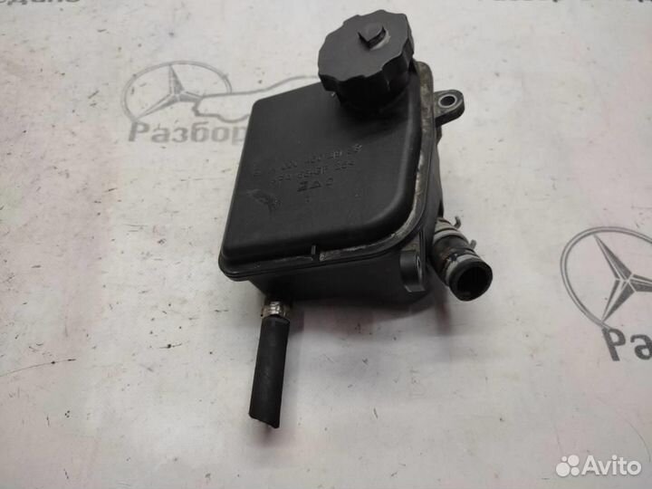 Бачок гура w204 C-class 271.860