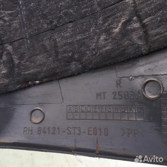 Обшивка стойки Ровер 4-серия