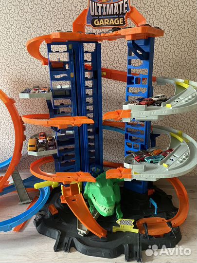 Hot wheels трек парковка