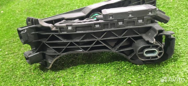 Педаль газа Volkswagen Passat Cc 2.0 дизель 2009