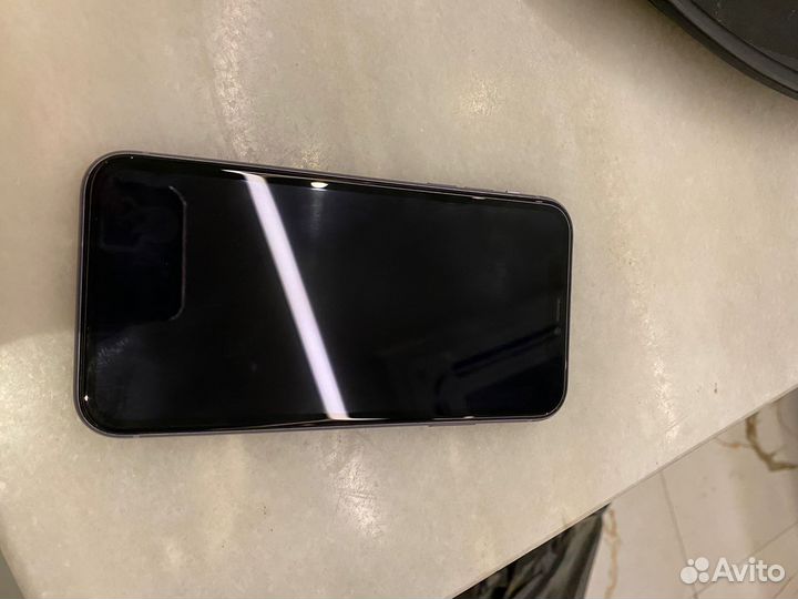 Телефон iPhone 11
