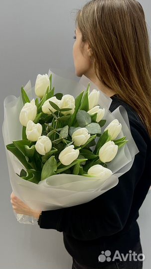 Тюльпаны белые букет