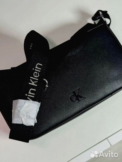 Компактная трендовая сумка Calvin Klein