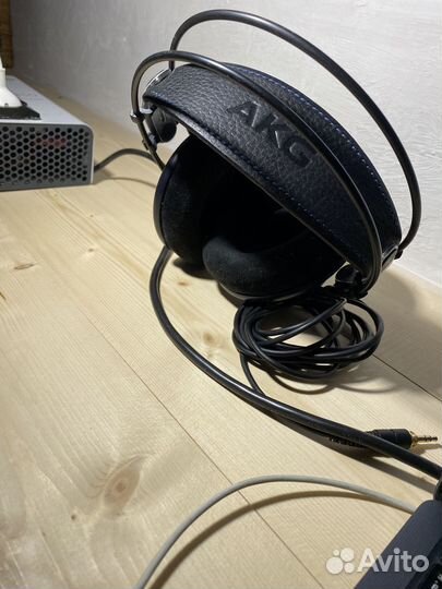 Полноразмерные наушники AKG K702