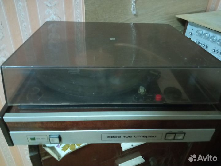 Виниловый проигрыватель