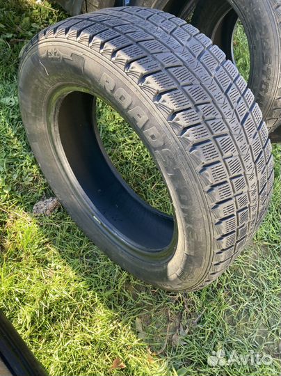 Roadstone Winguard Ice SUV 225/60 R17