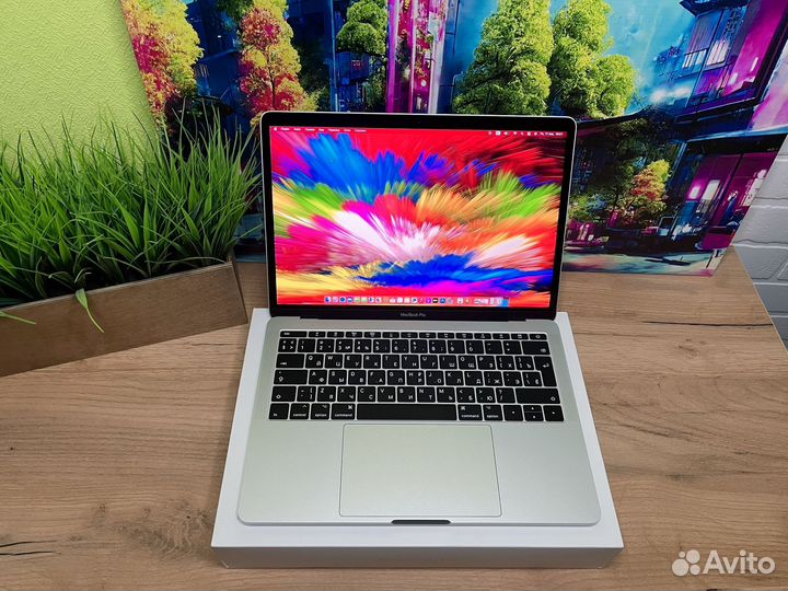 Macbook pro 13 2018 i5 16gb 256gb