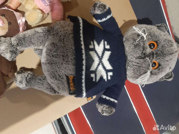 Игрушки мишки и куклы