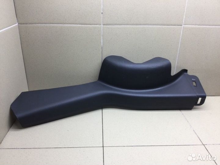 Накладка (кузов внутри) задняя правая Nissan