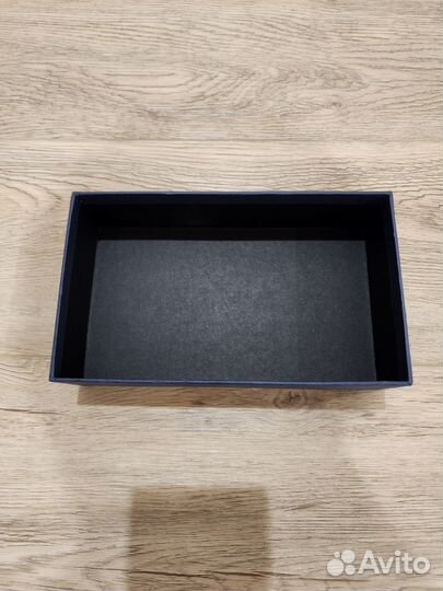 Коробка Henderson