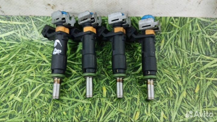 Форсунка Opel Zafira универсал 1.8 Z18XER 2008