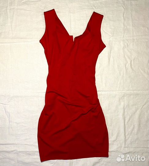 Женские вещи и босоножки