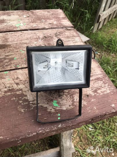 Прожектор галогеновый