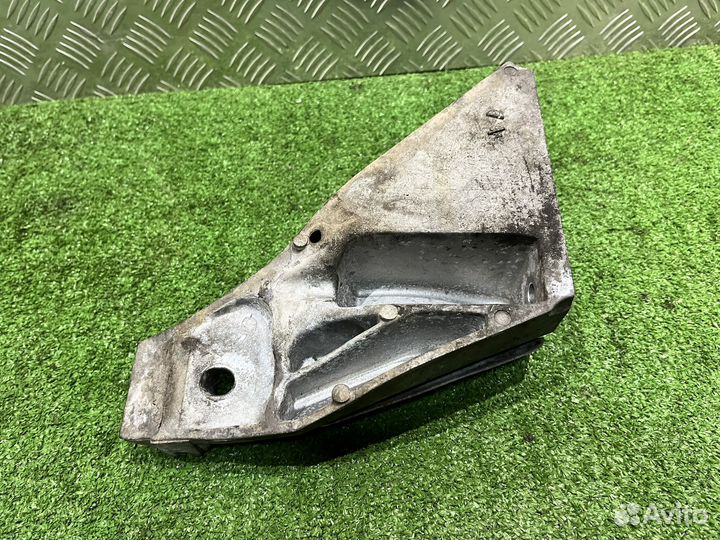 Кронштейн двигателя правый бмв Х5Е70 М57