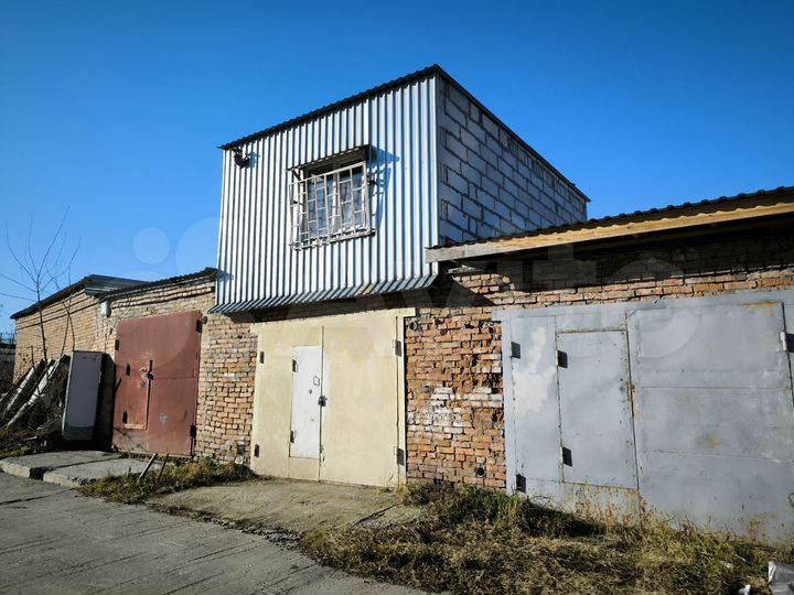 Гараж, > 30 м²