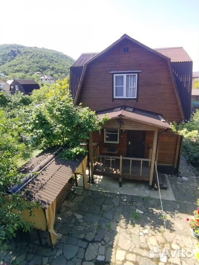 Отдых в Архипо-Осиповке, дом (сруб), тенистый двор