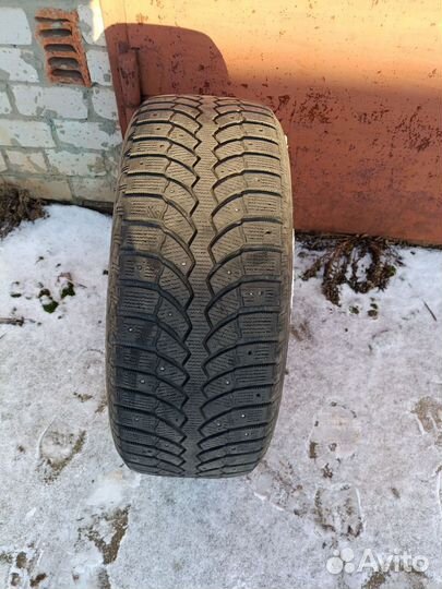 Bridgestone Blizzak Spike-01 235/55 R18
