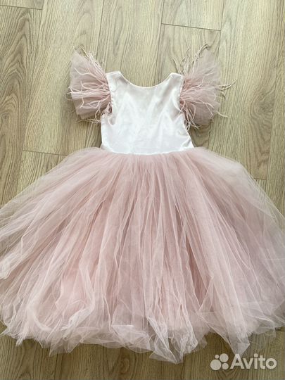 Детское нарядное платье 122