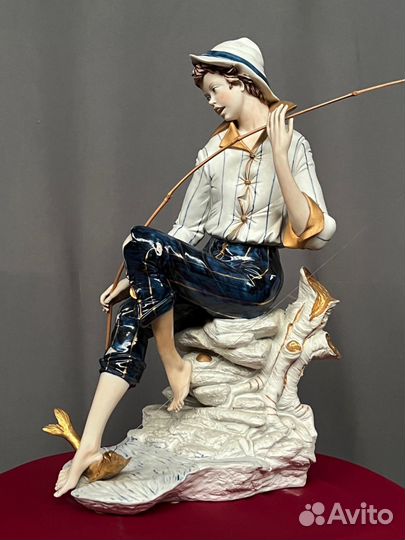 Статуэтка из итальянского фарфора