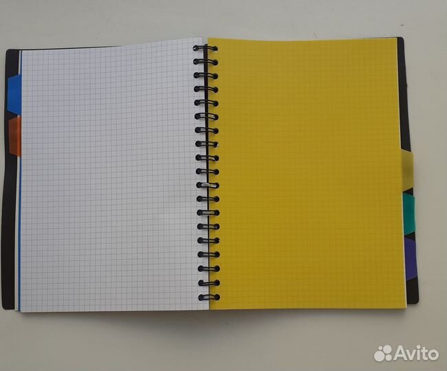 Блокнот с цветными закладками