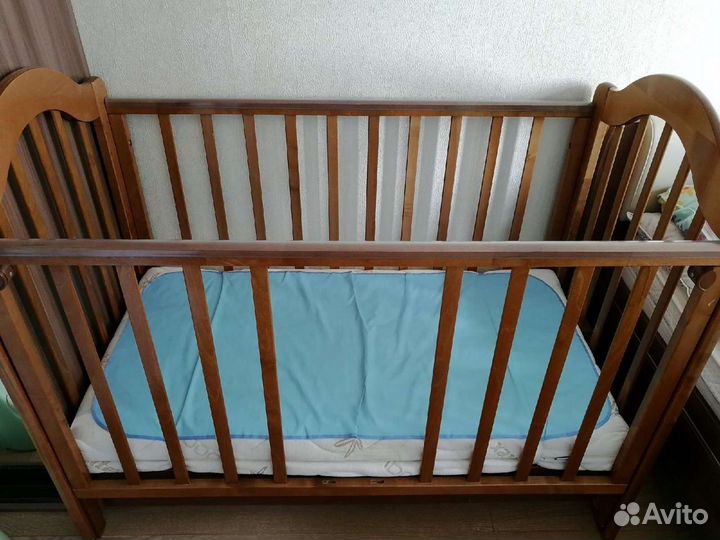 Детская кроватка