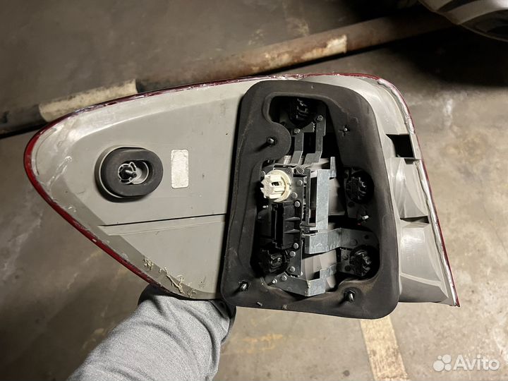 Задний правый фонарь mercedes ML w164 дорест