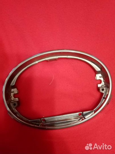 Кронштейн крепления эмблемы toyota camry