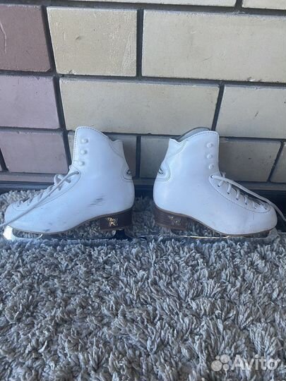 Фигурные коньки risport 210