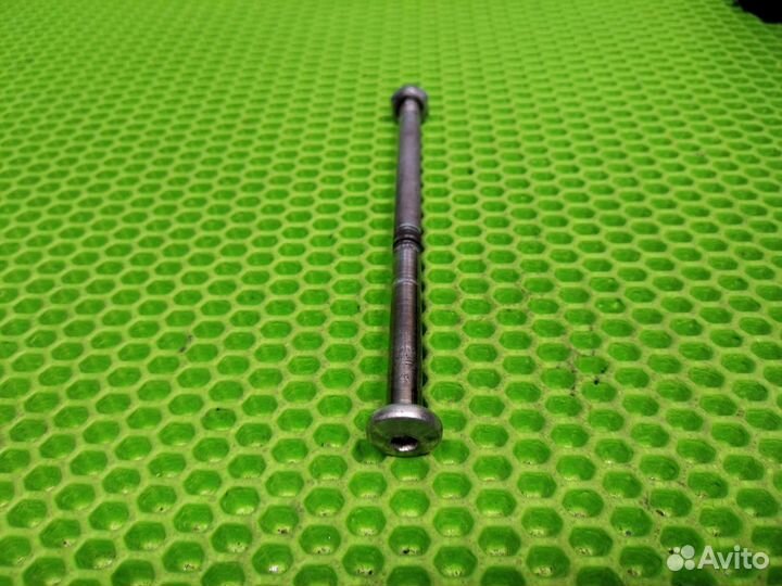 Ось колеса для 3х колесного велосипеда