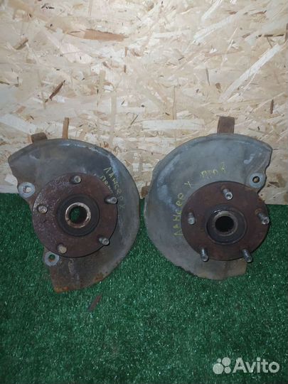 Поворотный кулак передний Mitsubishi Lancer X